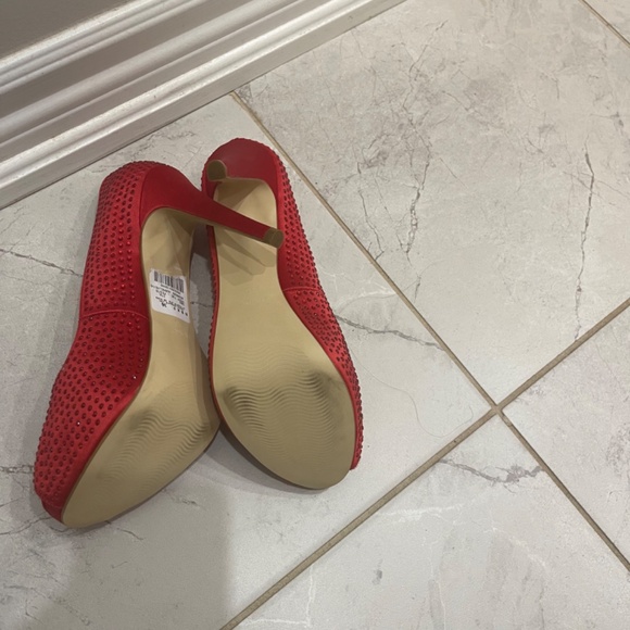 Red ruby shoes - Picture 2 of 2